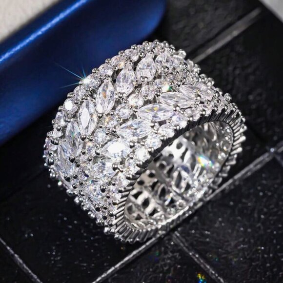 18k White Gold Diamond Ring Wide Ring Band - Picture 5 of 11